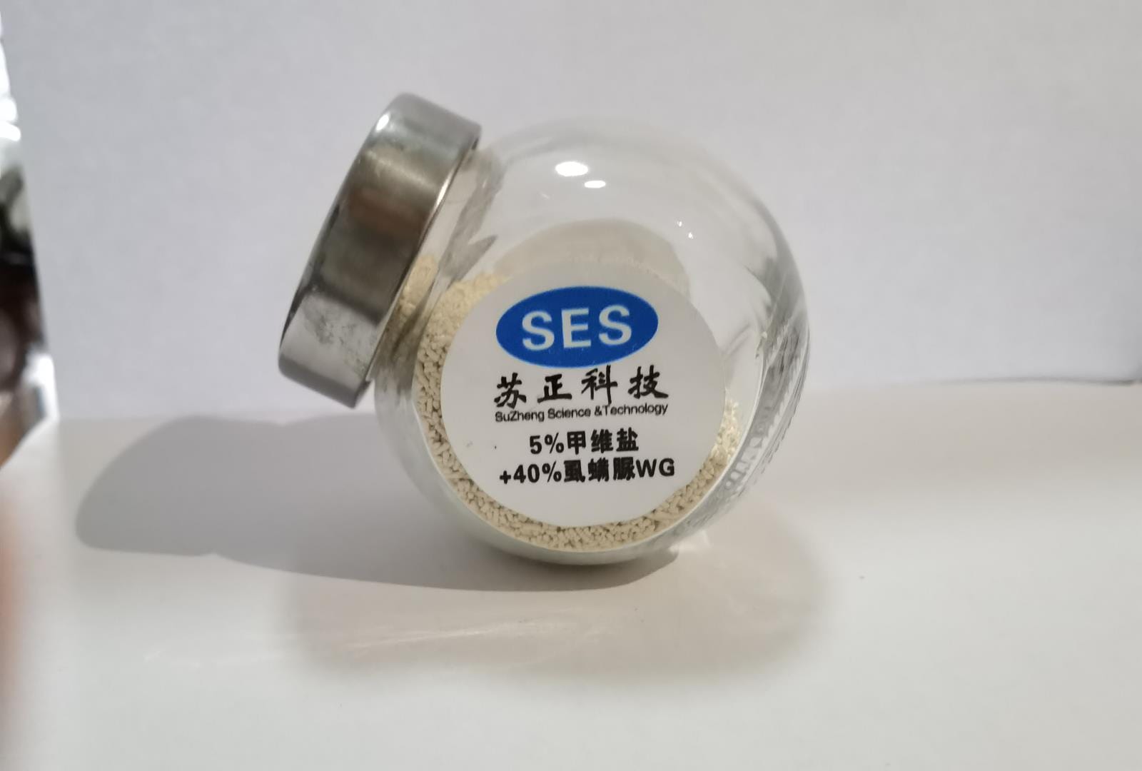 5%甲维盐+40%虱螨脲
